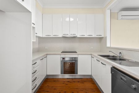Immaculately Presented 3 Bedroom Single Level Home with Pool - Photo 2
