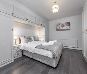 4 bedroom terraced house to rent - Photo 4