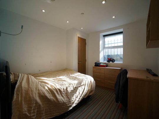 Flat 50 Holyhead Road - Photo 1