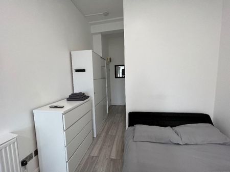 Studio to rent - Photo 3