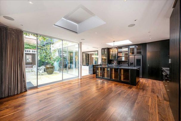 5 bedroom terraced house to rent - Photo 1