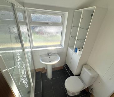 Victoria Road, Brierley Hill - Photo 2