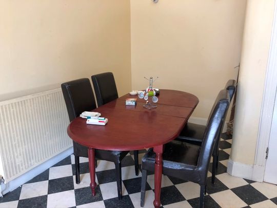 4 Bed Flat, Hyndland Road, G12 - Photo 1