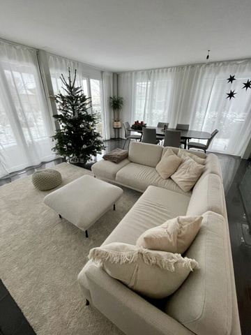 Grosszügige 3.5-Zimmer-Wohnung mit Gartensitzplatz in ruhiger Wohnlage - Photo 2