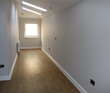 3 Bedroom End of Terrace House For Rent in Ashton Road West, Manchester - Photo 2