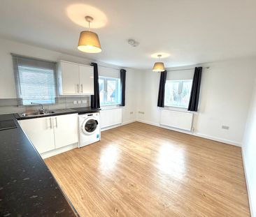 High Street, Didcot - Photo 1