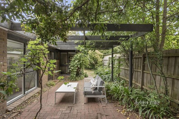 28 Kennealy Street, Surrey Hills - Photo 1