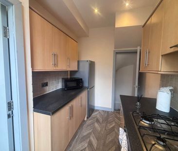 Martin Terrace, Burley, Leeds - Photo 3