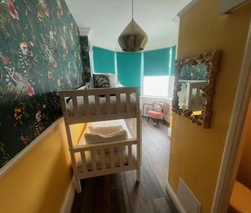 2 bedroom flat to rent - Photo 2