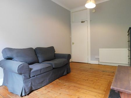 3 bedroom flat to rent - Photo 2