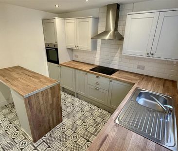 2 bedroom cottage to rent - Photo 1