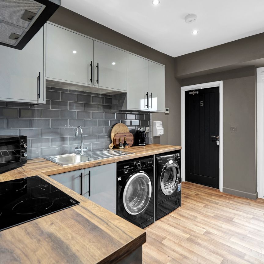 The Shades of Grey Property Studio 4 - Photo 1