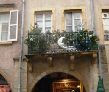 METZ CENTRE : coquet F1 avec cuisine équipée a louer place saint louis - Photo 2