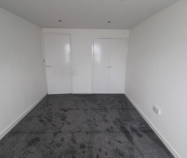 1 Bedroom Property To Rent - Photo 5