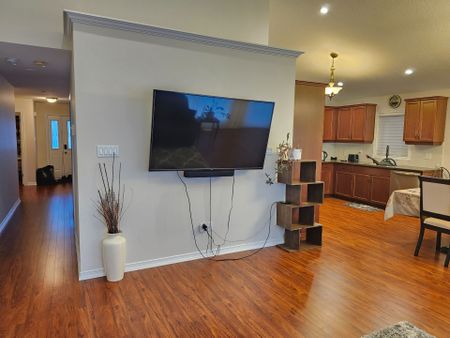 For Lease - 27 Portland Street Unit# Main Floor, Collingwood, Ontario - Photo 3