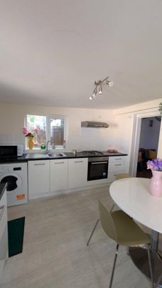 5 bedroom semi-detached house to rent - Photo 1