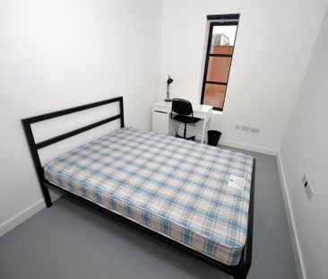 6 bedroom flat to rent - Photo 4