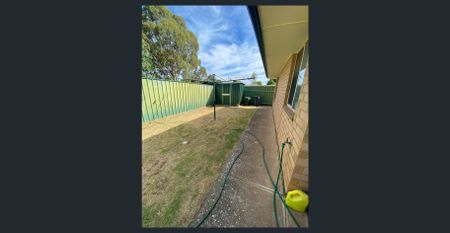 Great Location, 3-Bedroom Villa - Photo 3