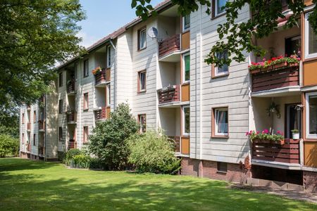 Helle Erdgeschosswohnung mit Loggia, Dusche u. Wanne - Photo 4