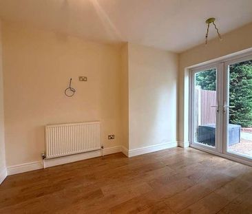 West Park Avenue, Northfield, B31 - Photo 1