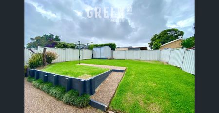 Spacious Three-Bedroom Duplex - Photo 3