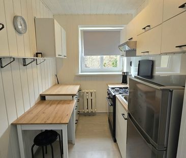 Centrum! Duża kawalerka z balkonem i parkingiem. - Photo 4