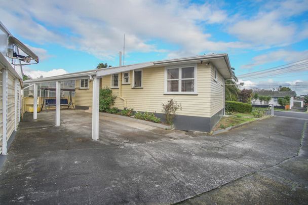 3 bedroom family home for rent in Papakura - Photo 1