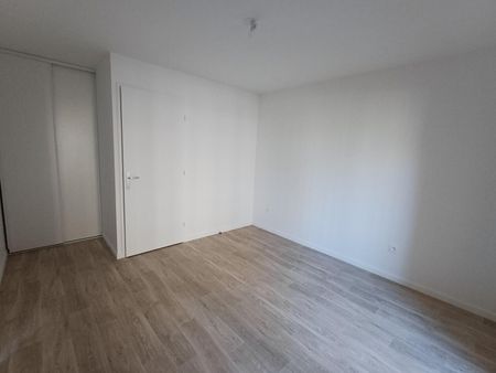 location Appartement T4 DE 76.7m² À BOBIGNY - Photo 4