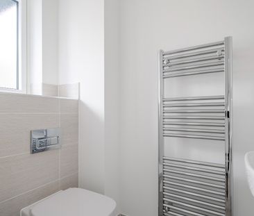 2 bedroom semi-detached house to rent - Photo 4