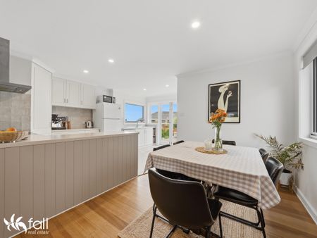 Spacious Family Home Just 13 Minutes from Hobart CBD - Photo 4