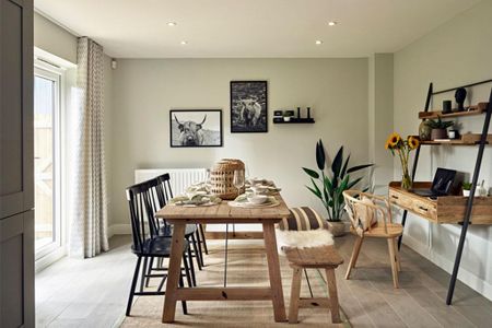 4 bedroom detached house to rent - Photo 2