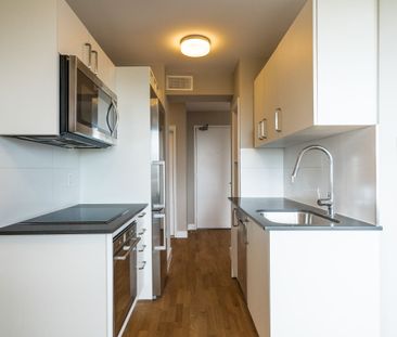 99 Tyndall Avenue - Photo 2