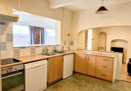 1 bedroom in a house share to rent - Photo 5