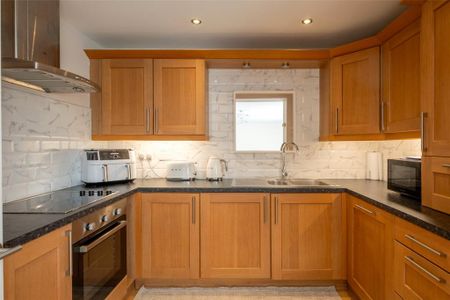 2 bedroom apartment to rent - Photo 4