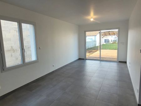 Location Maison 4 pièces 109 m2 à Niort - Photo 2