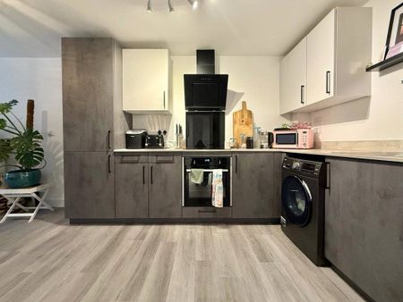 Commercial Road, Poole, Dorset, BH14 - Photo 5