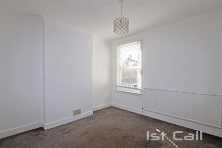 Southbourne Grove, Chalkwell - Photo 3