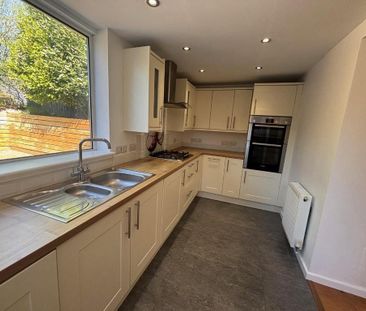 2 bedroom semi-detached house to rent - Photo 6