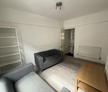 2 bedroom semi-detached house to rent - Photo 2