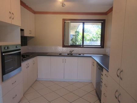 NEAT AND TIDY HOME IN WEST BUSSELTON - Photo 2