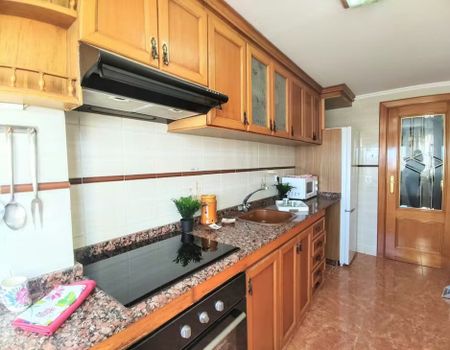 Carrer Isaac Peral, Burjassot, Valencian Community 46100 - Photo 2