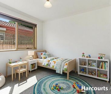 Comfort, Space & Convenience in the Heart of Pakenham - Photo 2