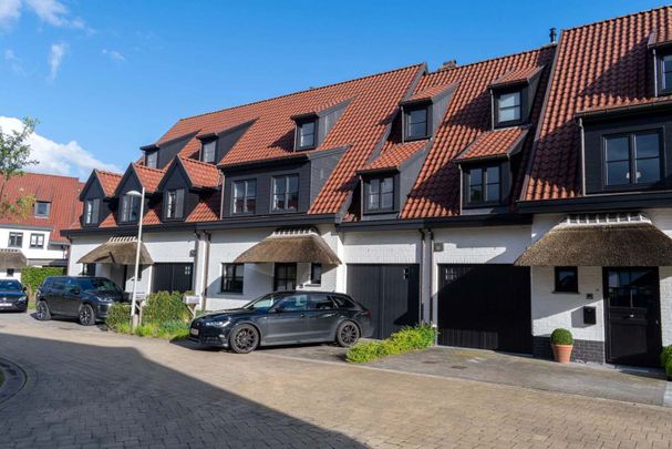 Mooi recente woning, rustig gelegen in woonerf Middelhoek - Foto 1