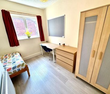 5 Bed Terraced House, Pomona St, S11 - Photo 4