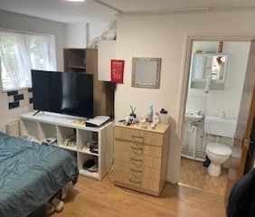 Studio Flat, Belmont Road, N15 - Photo 1