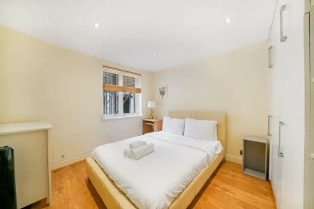 4 bedroom mews to rent - Photo 5