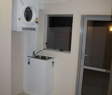 Charming 3BR Pakuranga Retreat! - Photo 6