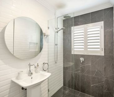 Three-Level Townhouse in Prime New Farm Location - Photo 5