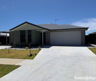 Quiet Location 4 Bedroom Duplex - Photo 5