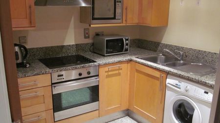 25 Bourne House - Photo 5